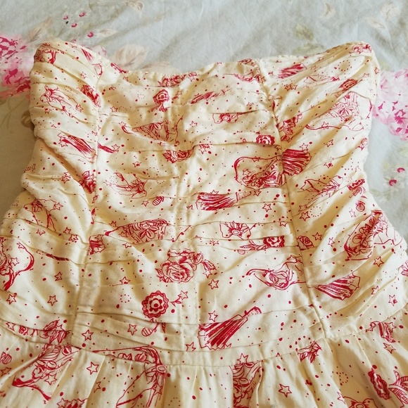 Girly Strapless Dress - Picture 3 of 8